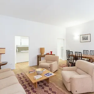 https://simon-bologna.emilia-romagnahotels.net