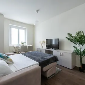 We - Santa Sofia House, Duomo Appartement Milan