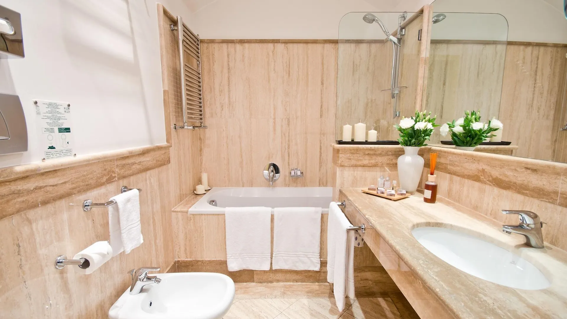 Hotel Plaza Opera Palermo 4*,