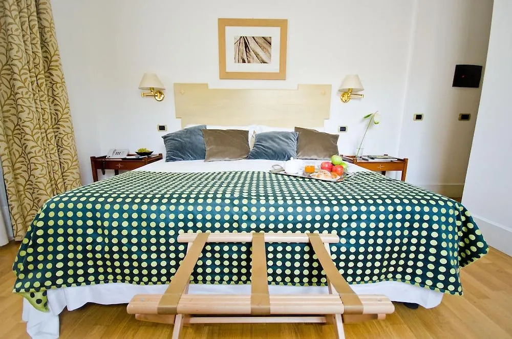 Hotel Plaza Opera Palermo İtalya